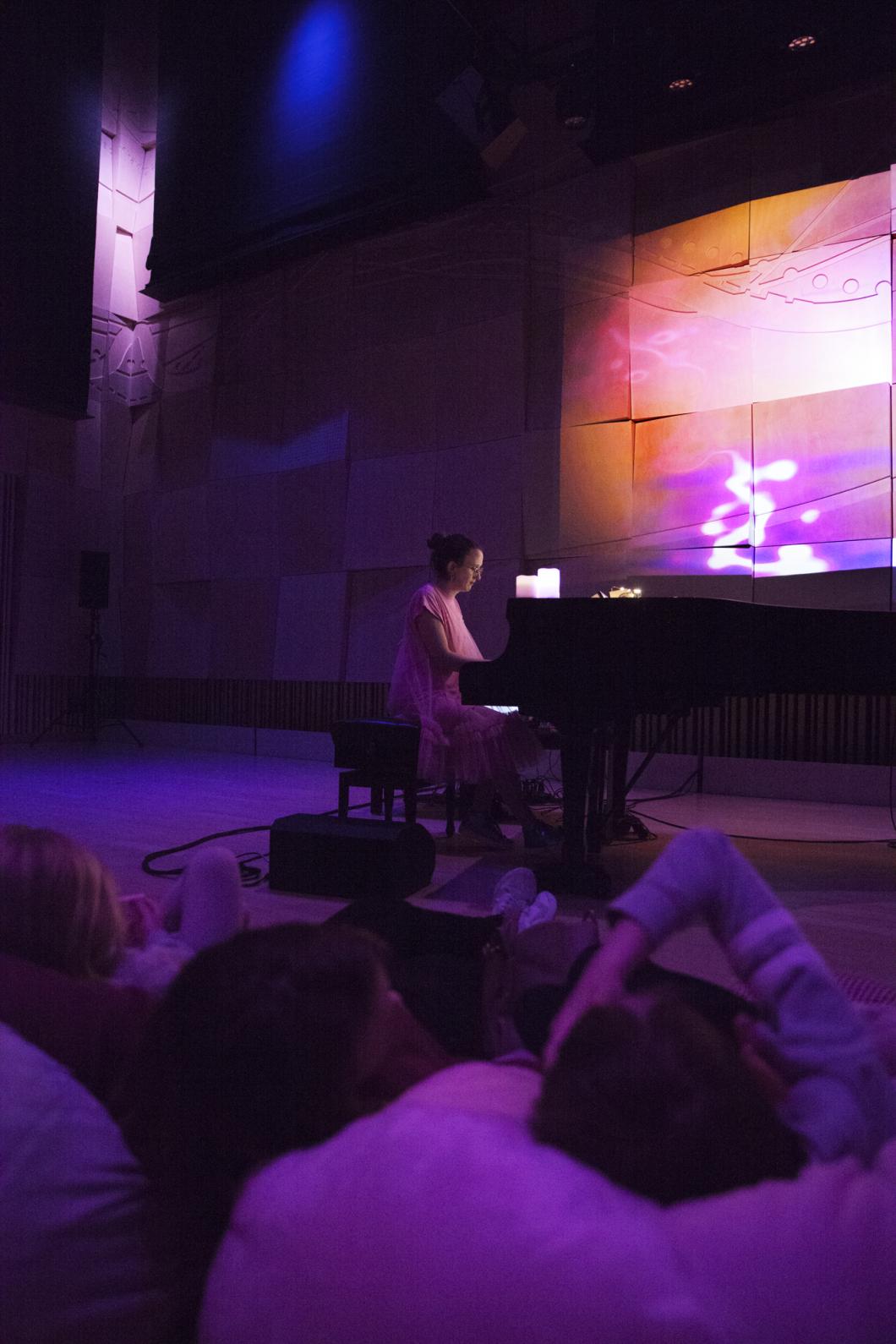 Nat Bartsch performance image